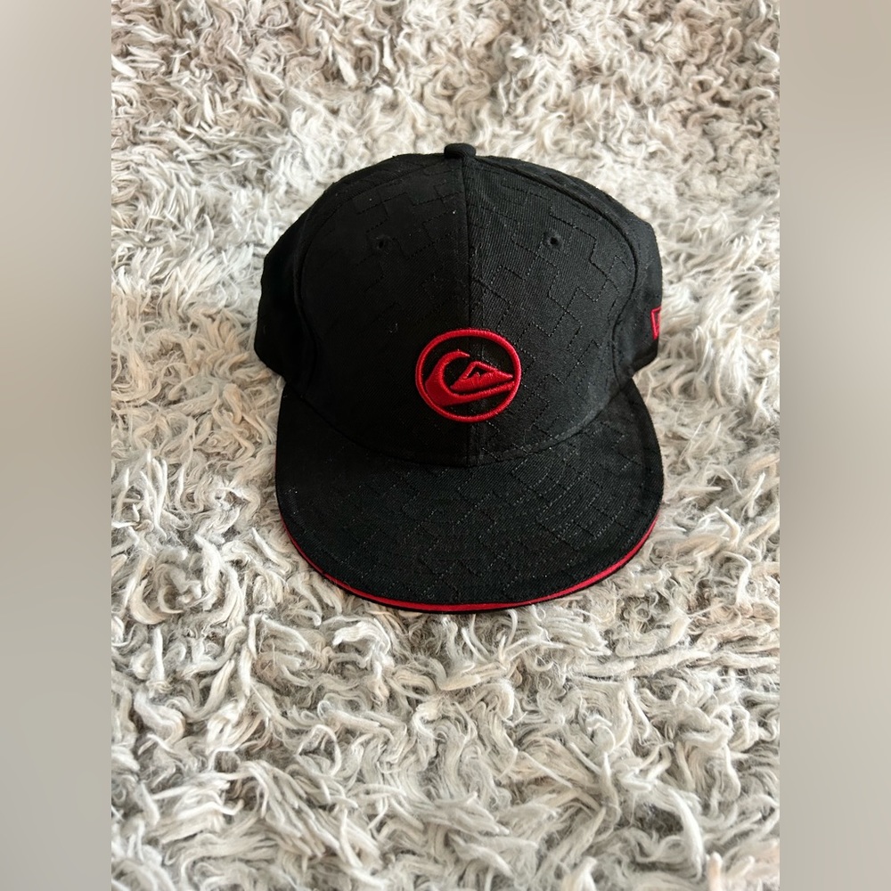 Quiksilver New Era Fitted Flat Brim Hat, Cap SIZE 7 1/8